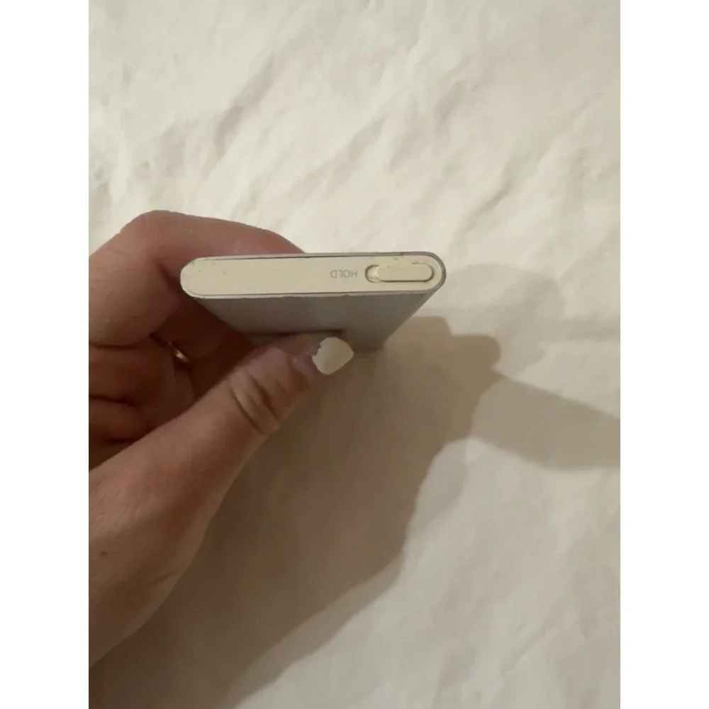 Apple‎ iPod Nano 2nd Generation Silver 4GB Vintage MP3 Player READ DESCRIPTION
